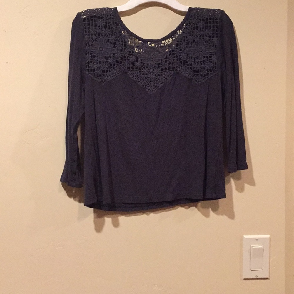 3/4 length sleeved top